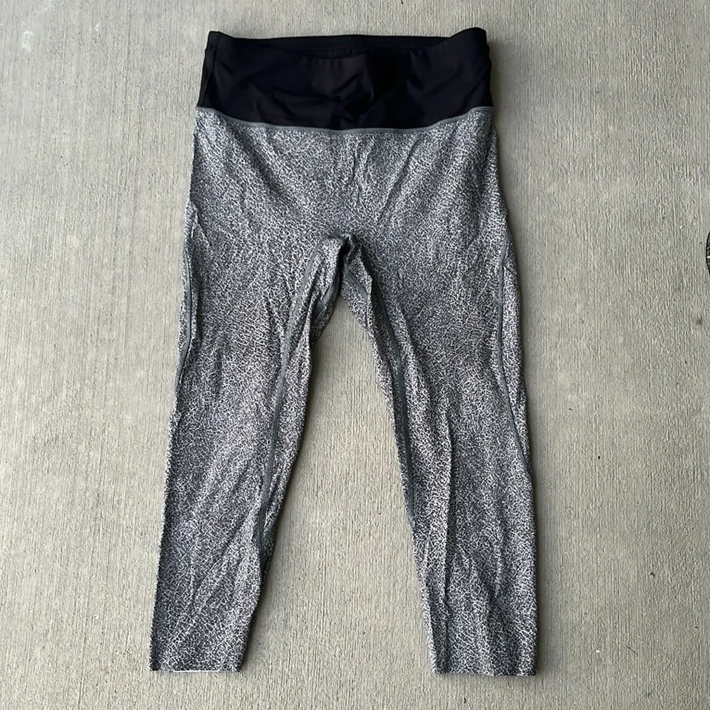 Lululemon Run The Day Crop Size 10